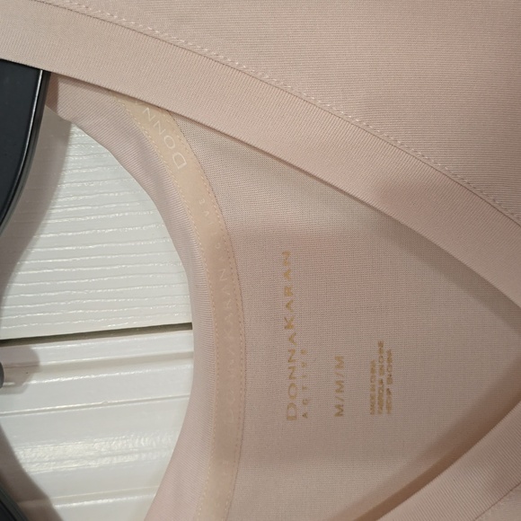 NWT Donna Karan Active womens split sleeve shirt size M - Picture 2 of 2